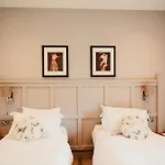 Отель The Fleece At Ruleholme Irthington